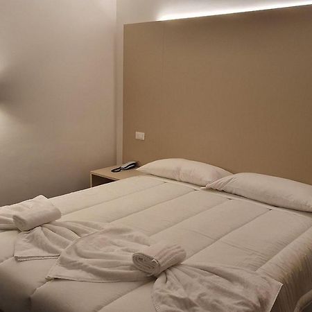 Hotel Azzano Decimo Luaran gambar