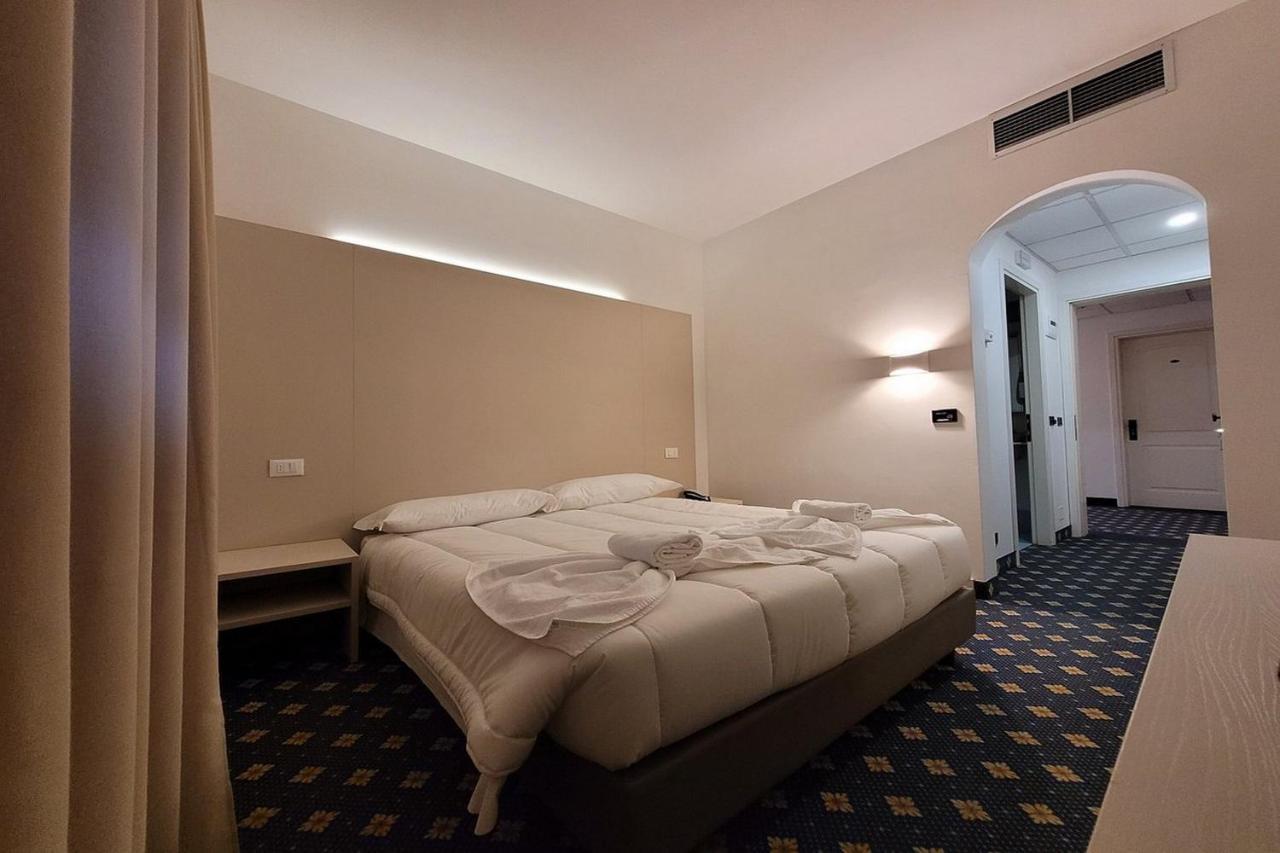 Hotel Azzano Decimo Luaran gambar